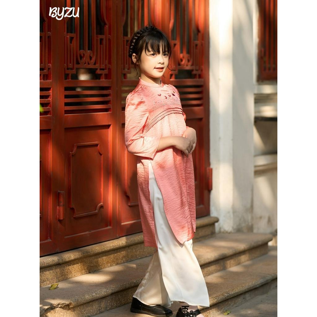 Áo Dài Cách Tân Bé Gái BYZU Chất Vải Lụa Cao Cấp Thêu Vườn Hoa ADT2304