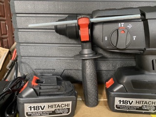 Máy khoan bê tông pin hitachi
