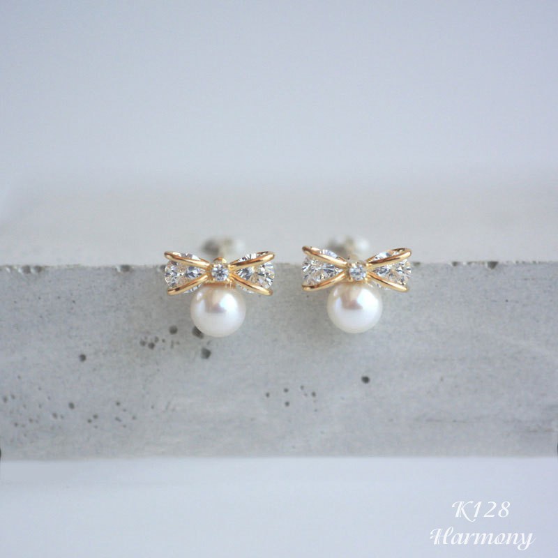 Bông tai ngọc trai nhân tạo nữ bạc 925 hình nơ đá đính 2 màu bạc xi kim và vàng | HARMONY ACCESSORIES K128