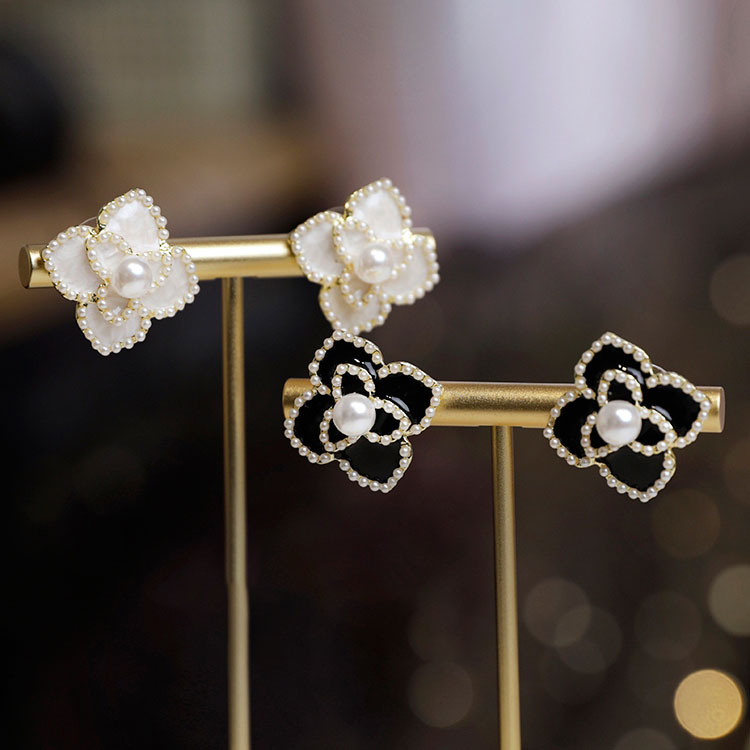 Đôi bông tai mạ bạc 925 đính ngọc trai giả xinh xắn cho nữ