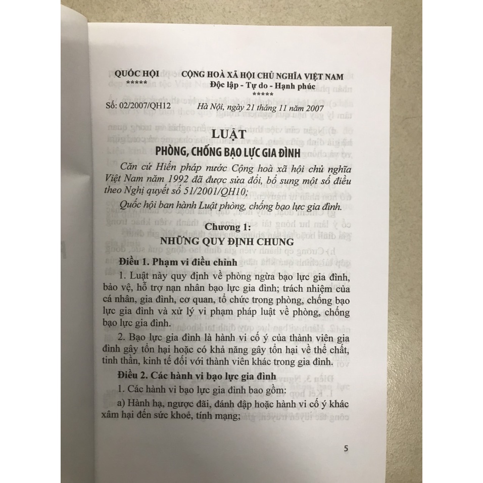 Sách Luật phòng chống bạo lực gia đình và văn bản hướng dẫn thi hành