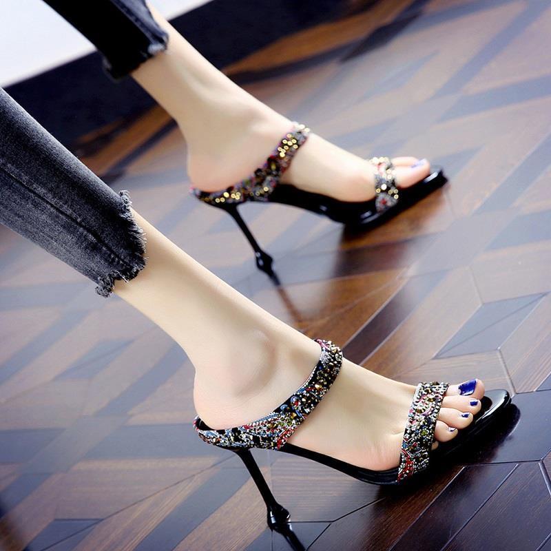 Giày Cao Gót Mũi Vuông Đính Đinh Tán Kim Loại Phong Cách Âu Mỹ Mới