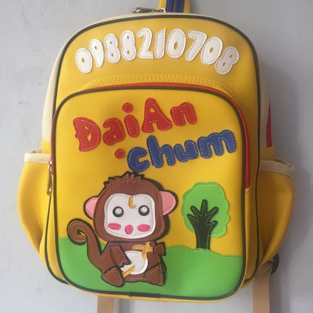 Balo khỉ in tên bé
