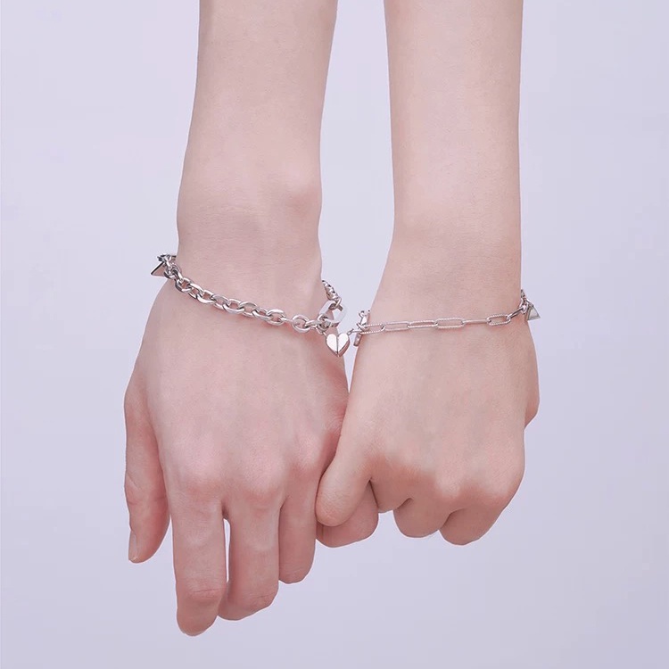 Vòng tay đôi hút nam châm nam nữ TOGETHER kiểu dáng thời trang, Vòng cặp couple cho cặp đôi yêu nhau
