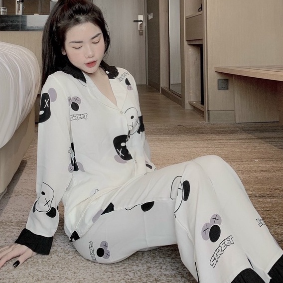 Bộ đồ ngủ pijama nữ tay dài quần dài chất lụa Kate Thái mềm mịn họa tiết gấu street nền trắng siêu cute