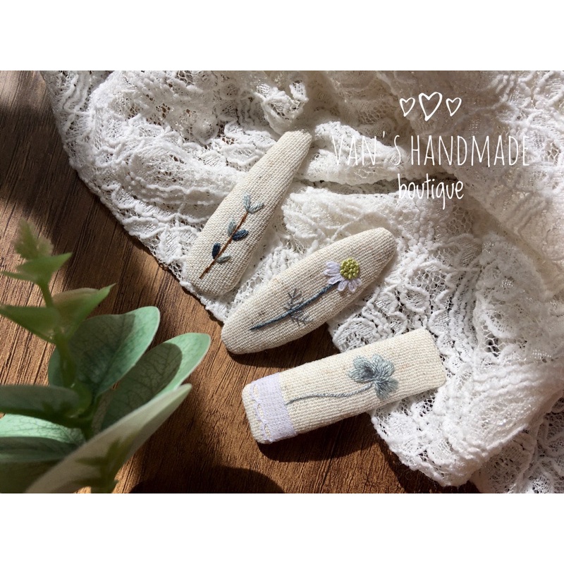 Kẹp tóc 6cm thêu tay cỏ may mắn, hoa cỏ dại ☘️