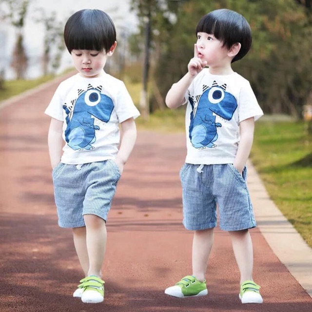 Set khủng long cho bé trai