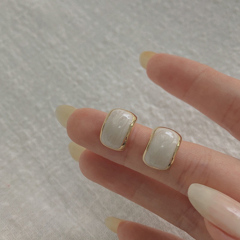 Khuyên Tai Dạng Vòng Hình Chữ C Đơn Giản Thời Trang Vintage Cho Nữ