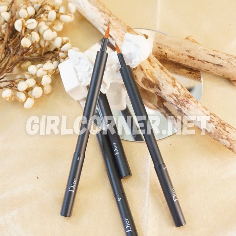 Cọ Môi Có Nắp Dior 31 Retractable Lip Brush