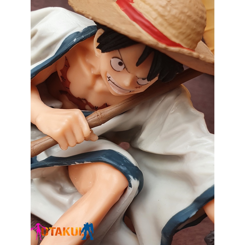 Mô Hình Figure Monkey D. Luffy Tư Thế Ngồi Cầm Ô - One Piece