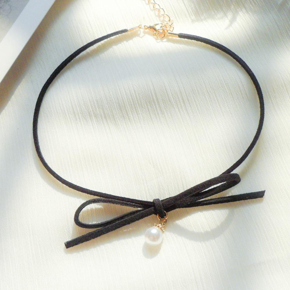 Vòng Cổ choker Đính Nơ Và Hạt Giả Ngọc Trai