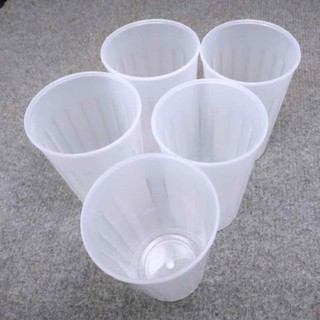 5 chiếc cốc nhựa Việt Nhật