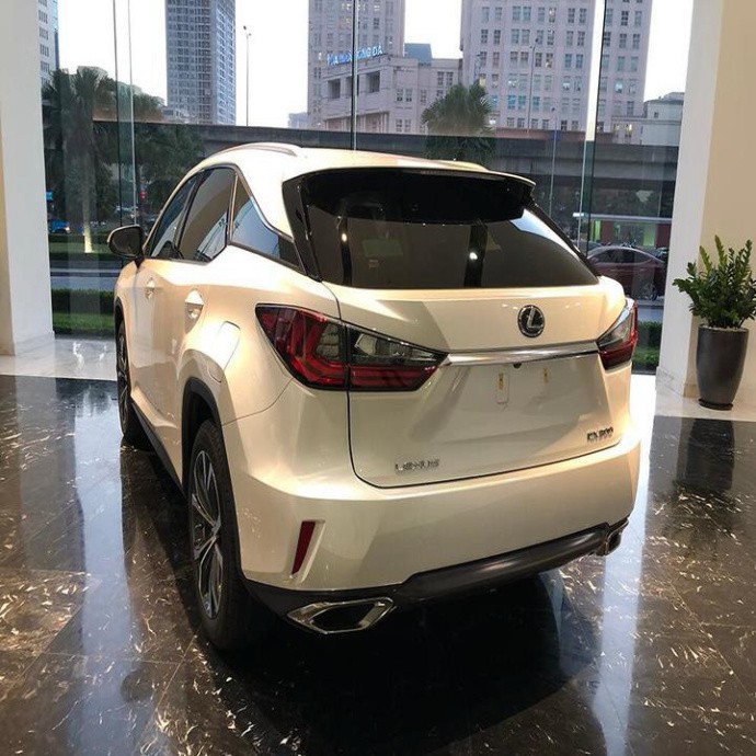 Sản Phẩm Logo biểu tượng sau xe Lexus đường kính 120MM, 110MM, 100MM, chất liệu nhựa PMMA + phủ thủy tinh hữu cơ .