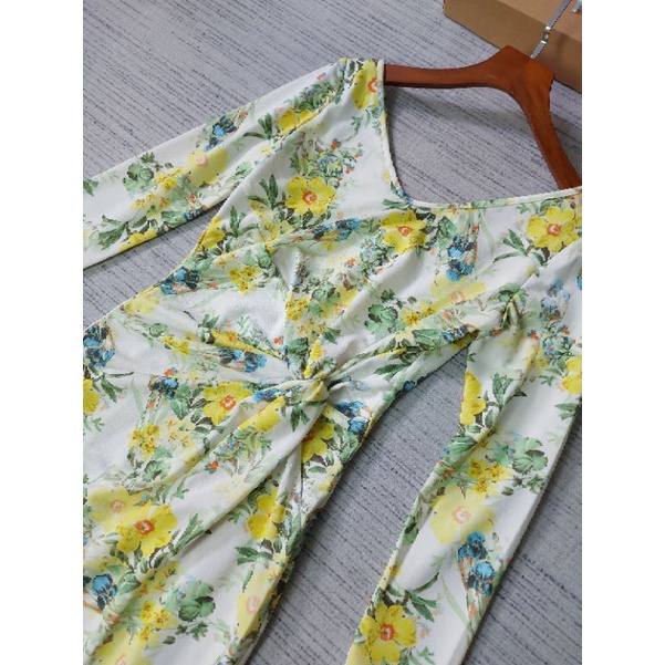 Đầm Họa Tiết Xoắn Eo Size M