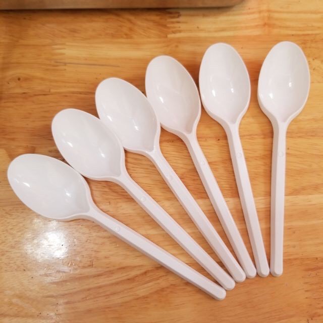 100 Muỗng ăn cơm, ăn chè nhựa trắng chất lượng cao (thìa nhựa dẻo)