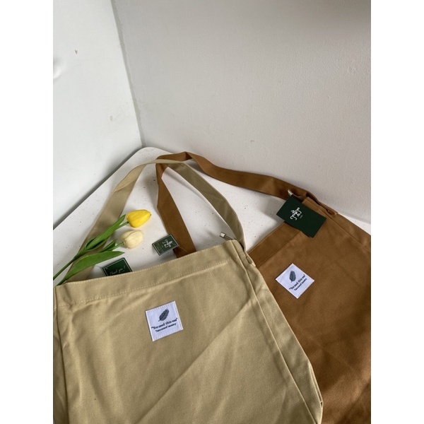 Túi đeo chéo travel logo chiếc lá “you need this one”(hình+ video thật)