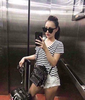 Áo cổ tim HM
