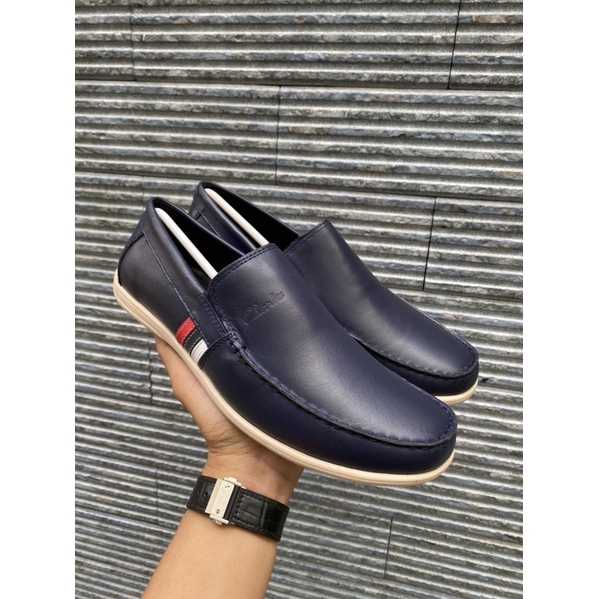 Giày Clarks da thật