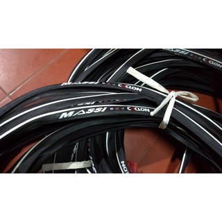 Lốp xe đạp đua 700C Massi Cylon đen chữ trắng