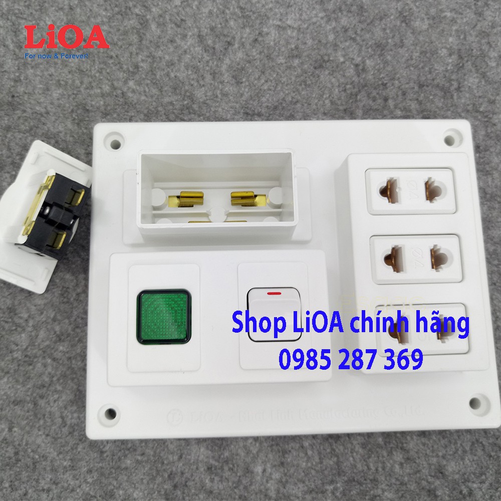 Bảng điện nổi LiOA 15A có 3 ổ cắm 2 chấu 1 công tắc 1 đèn báo màu xanh/ĐỎ