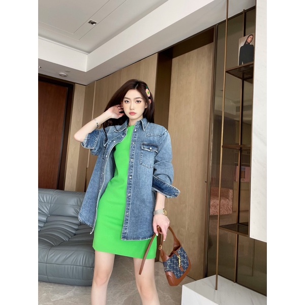 Áo khoác denim cao cấp chữ thương hiệu Gucci GG/GC hoạ tiết con hổ phía sau áo