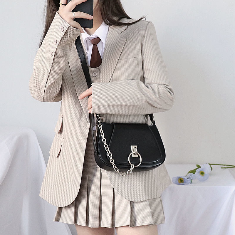 Túi xách đeo vai kiểu dáng thời trang cá tính