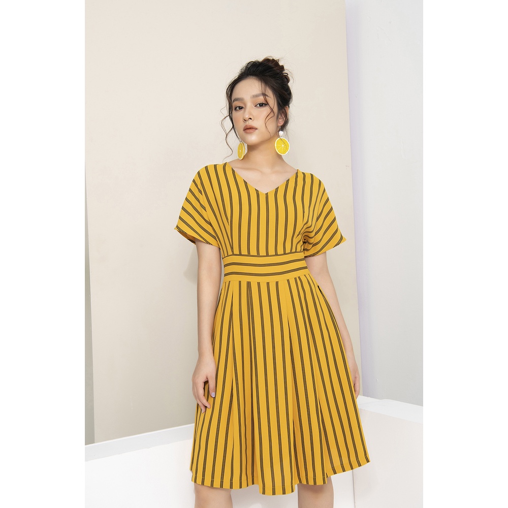 Váy Thiết Kế Nữ LUPERI LFV3181 Kẻ Xòe Cổ Tim Kiểu Dáng Trẻ Trung Năng Động