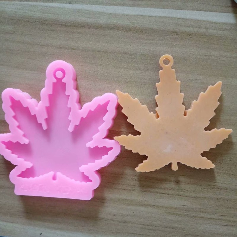 be❀  Puzzle Maple Leaf Keychain Silicone Mould Plaster Soap Mold with Hole DIY Chocolate Fondant Cake Decoration Baking Tool