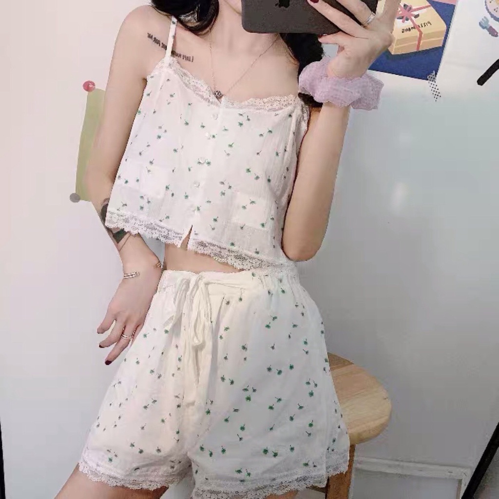 Set Đồ Bộ Viền Ren Áo 2 Dây Cài Cúc + Quần Short Ống Rộng Chun Buộc Nơ Trắng Nền Xanh Phối Ren