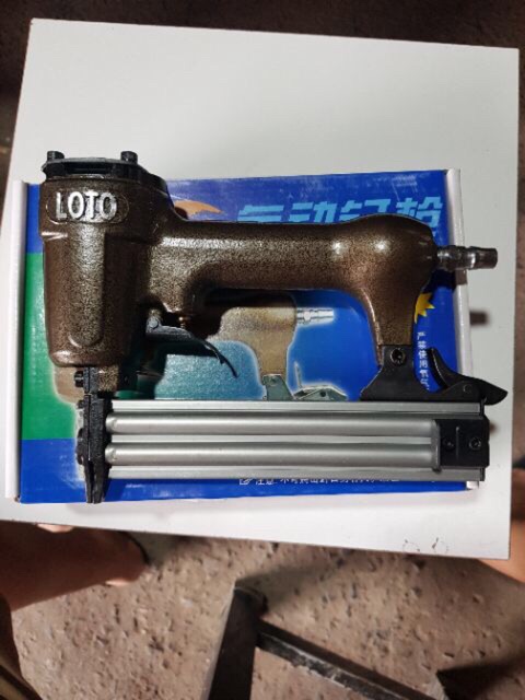 Súng bắn đinh F30