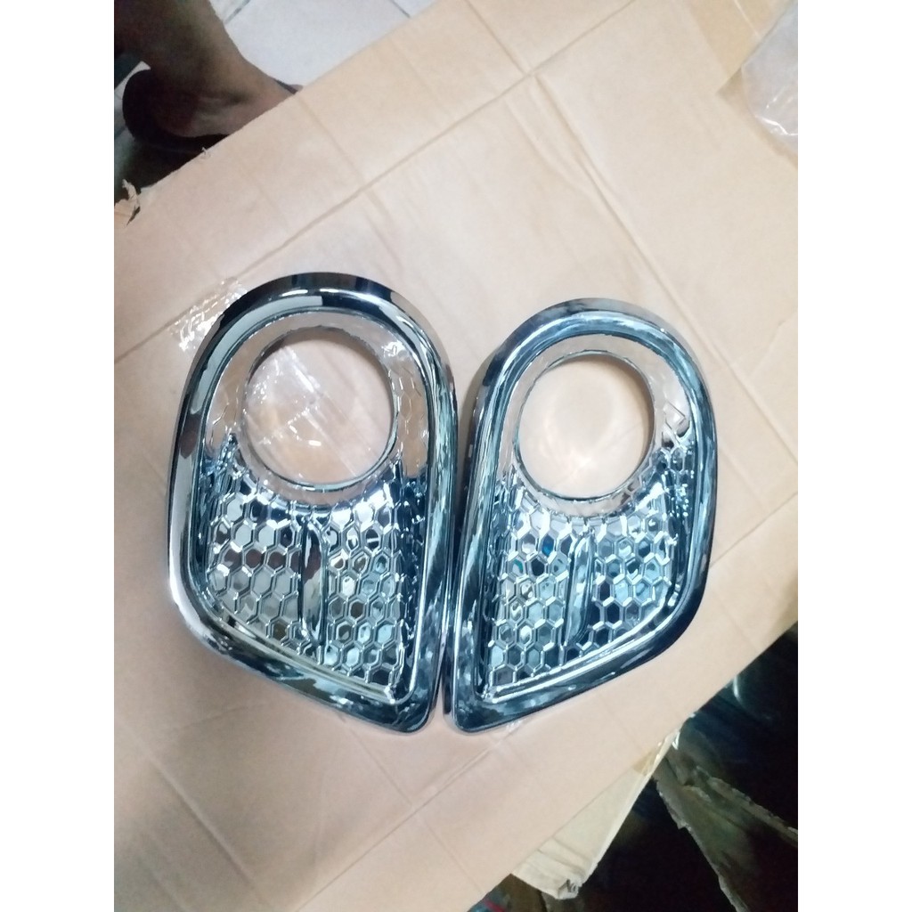 Ốp viền đèn gầm trước Toyota Fortuner đời 2009 đến đời 2011- 1 bộ 2 cái