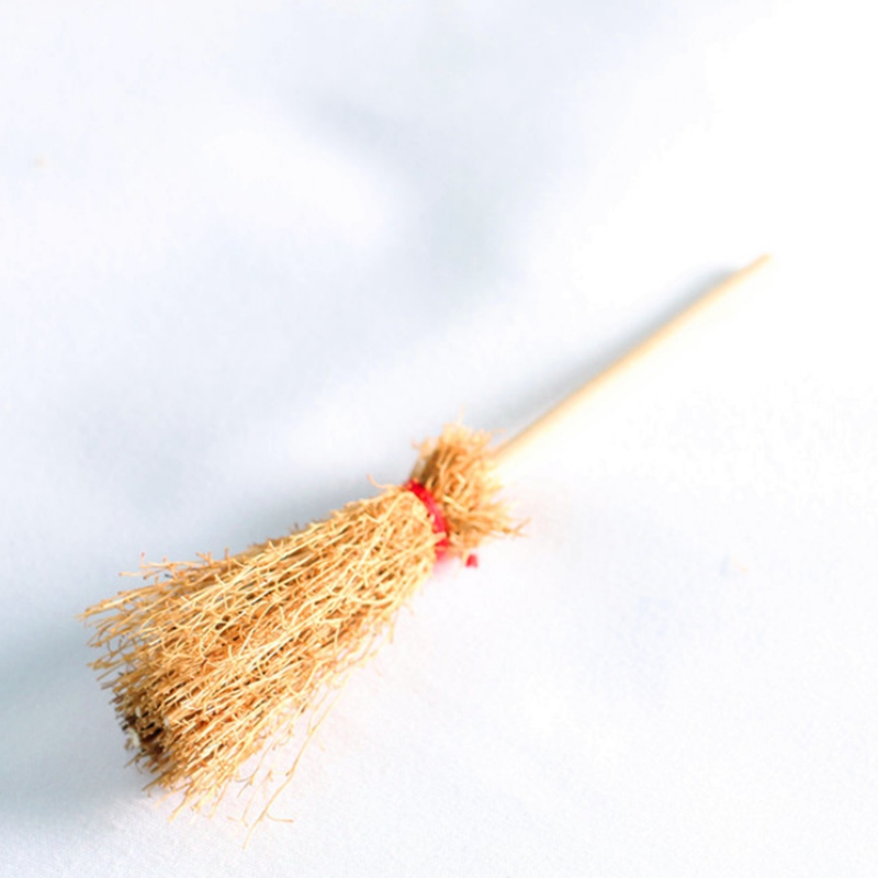 Set 2 mô hình chổi và đồ hốt rác mini trang trí sân vườn