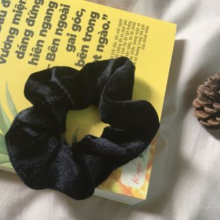 Cột tóc vải nhung trơn màu đen (cỡ 7-9cm)