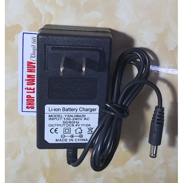 Sạc 8.4v - 2a