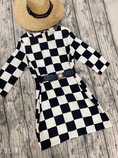 Đầm thiêt kế cao cấp kẻ ô trắng | BigBuy360 - bigbuy360.vn