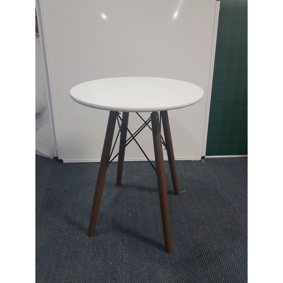 Bàn tròn chân gỗ Eames