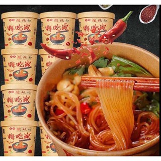 1 hộp miến chua cay Trùng Khánh kèm xúc xích cay