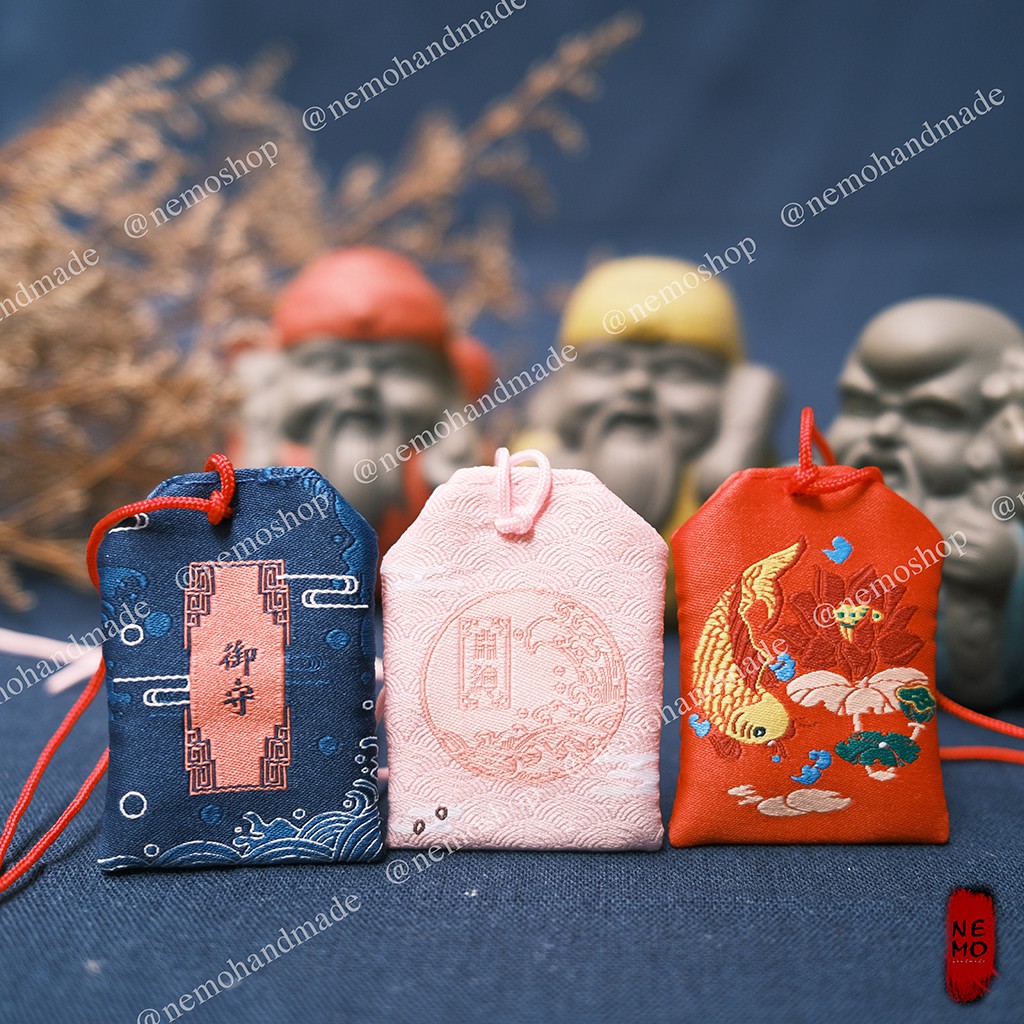 Túi Phước May Mắn Omamori Cá Chép, tặng Túi Bảo Vệ, tặng Đá Ngũ Sắc, tặng Hoa Oải Hương Nụ Khô - OMCC3M