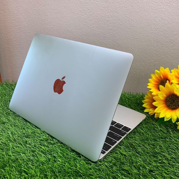 LAPTOP Macbook rentina 2015