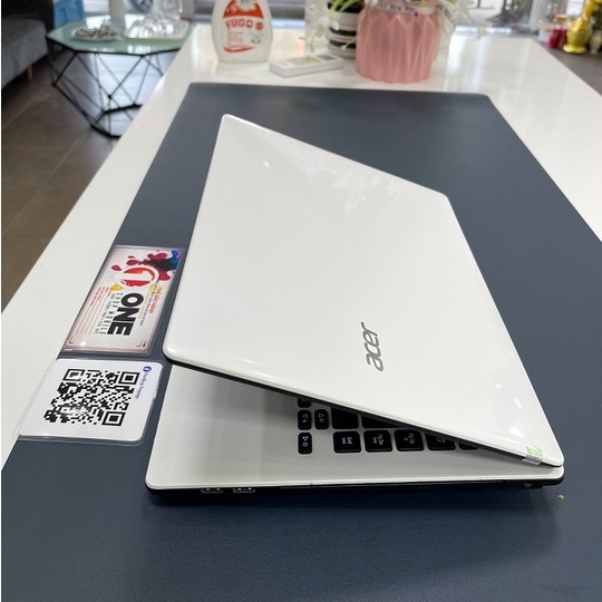 Laptop Acer E5 471 Core i3 4005U/ Ram 8Gb/ SSD 256Gb/ màu trắng ngọc trai cực đẹp.