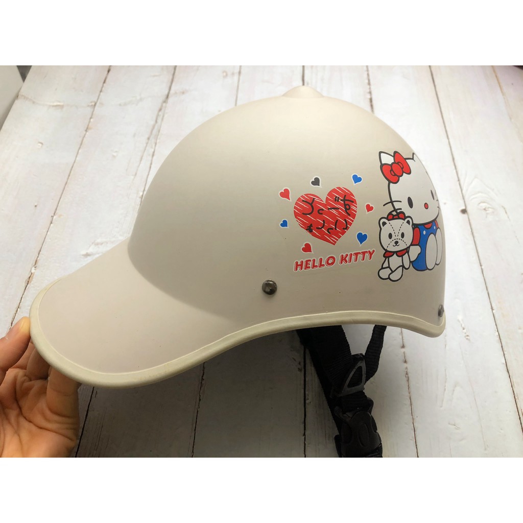 Mũ bảo hiểm thời trang nữ màu sữa hello kitty, loại tốt - Mũ bảo hiểm lưỡi trai 4 mùa nhẹ mát