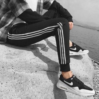 QUẦN JOGGER THỂ THAO VIỀN SỌC