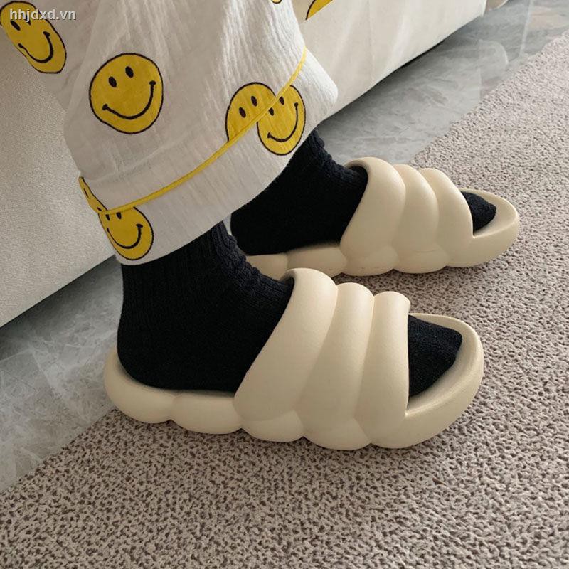 Dép sandal đế dày phong cách mùa hè 2021 sành điệu dành cho nam và nữ