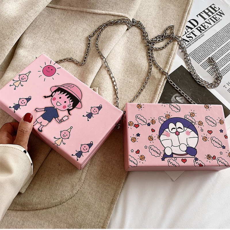 Túi Đeo Chéo Vai Hình Vuông Nhỏ In Hình Doraemon Cherry Maruko Dễ Thương Thời Trang Cho Nữ