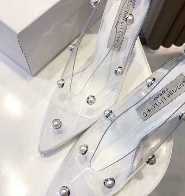 Giày trong suốt cao gót đính ngọc (chat trước check size ạ)