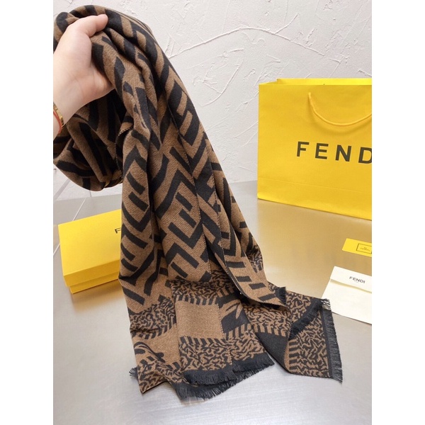 Khăn choàng hãng chất siêu xịn hàng order