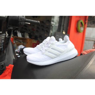 Cận Cảnh ultra boost 4.0 white black tại shop