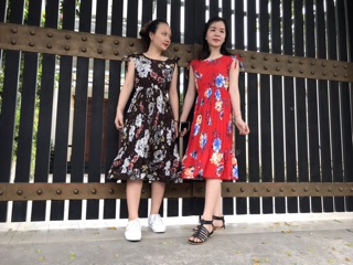 Đầm maxi xếp ly hoa, nhúng eo, thắt nơ vai