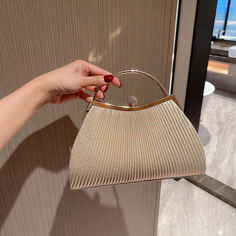 Ví Cầm Tay Đính Kim Cương Giả Thiết Kế Mới Cao Cấp Thời Trang Dành Cho Nữ