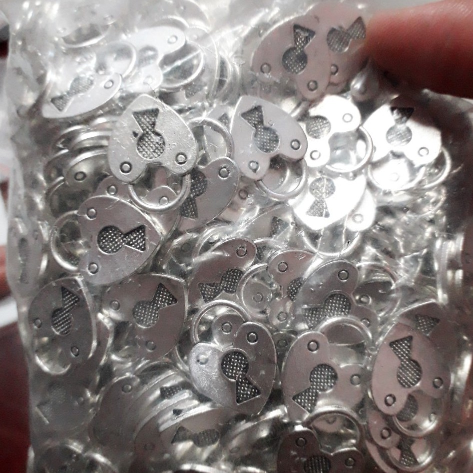 nguyên liệu charm giá sỉ : 50 gram giá 25k / 1 gói